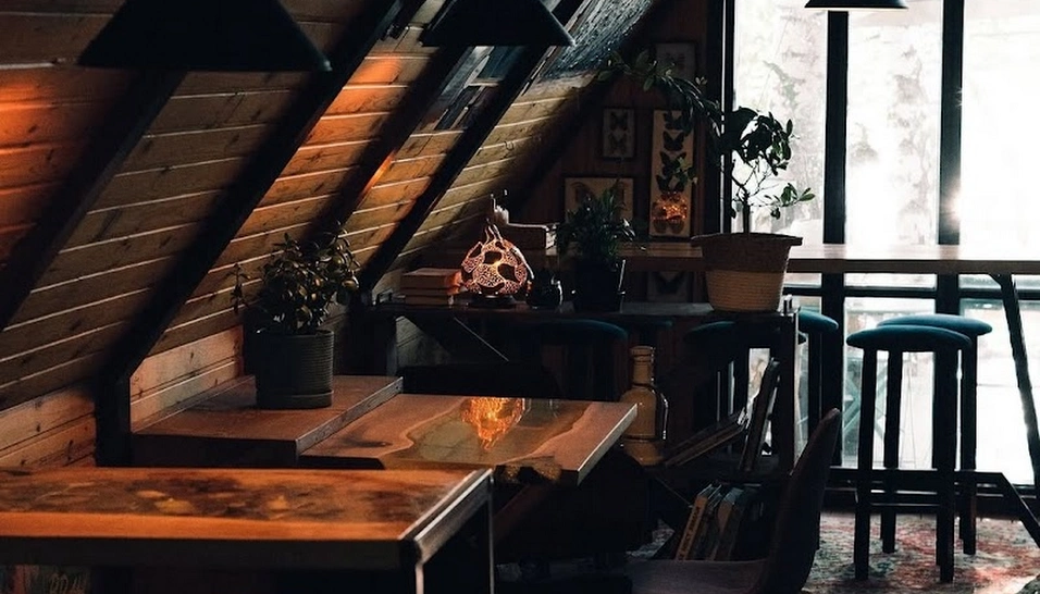Фото №4 зала Бар «Чердак»