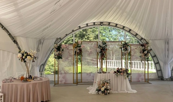 Фото №1 зала Шатер на берегу