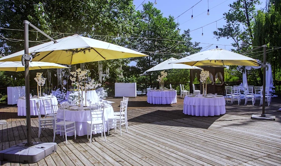 Фото №2 зала Палуба