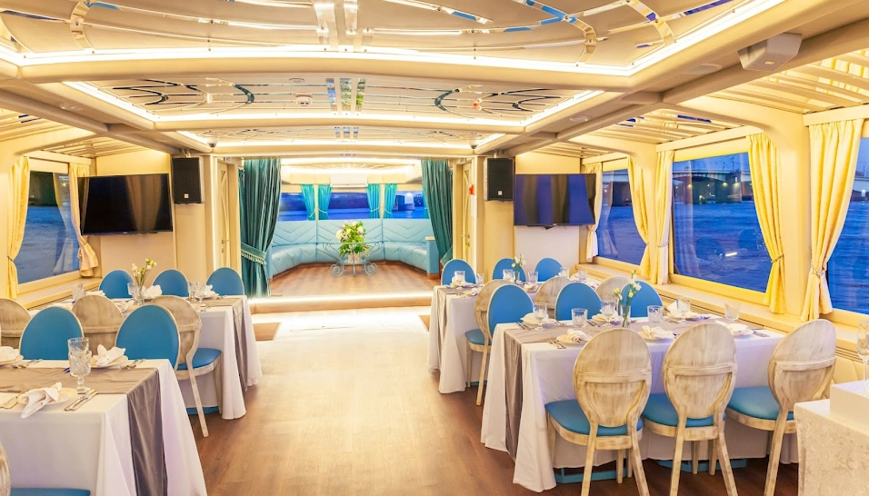 Фото №18 зала Палуба