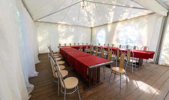 Фото №3 зала Летний шатер в липах