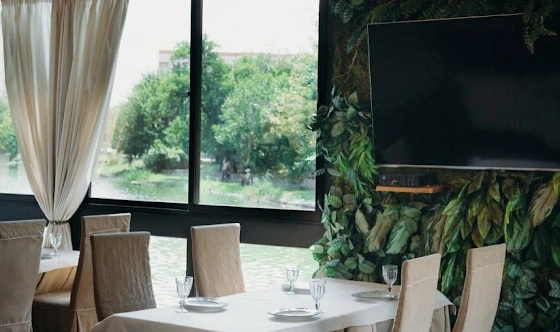 Фото №3 зала Летняя терраса на воде