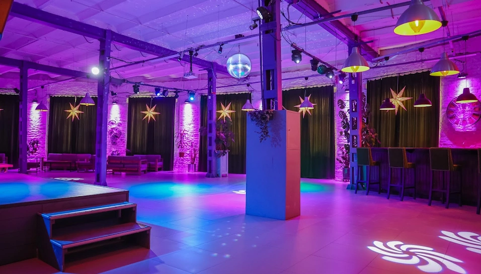 Фото №15 зала Лофт на Петроградской 