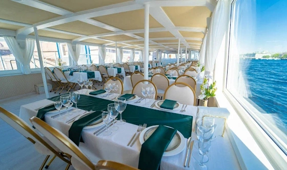 Фото №2 зала Палуба