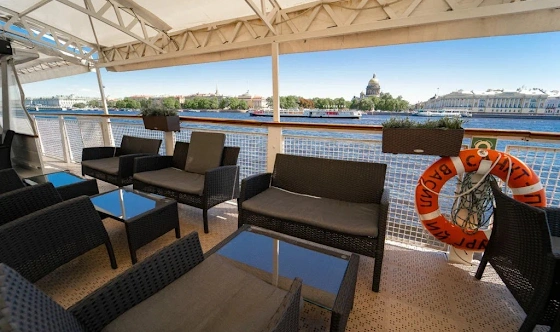 Фото №10 зала Палуба