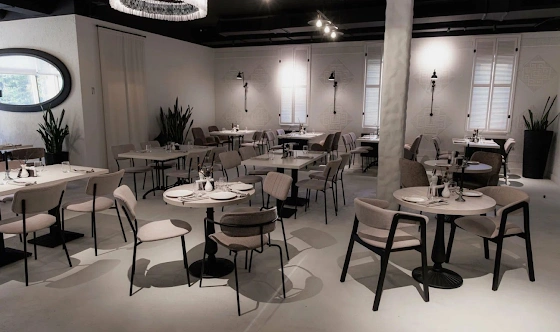 Фото №1 зала Зона у панорамного окна