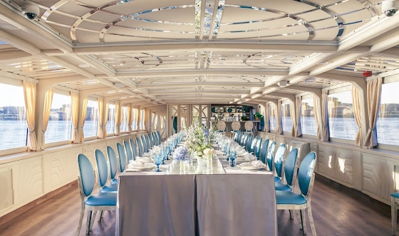 Фото №4 зала Палуба