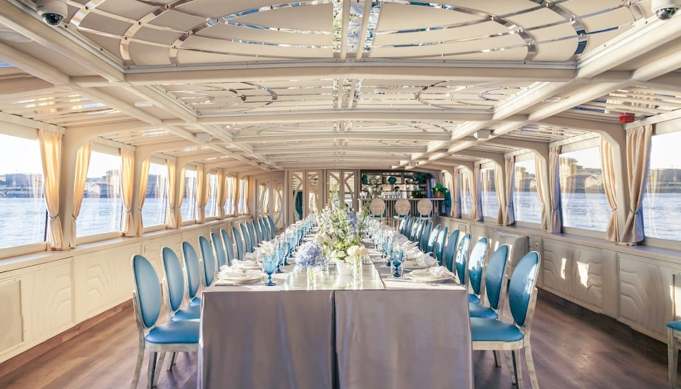 Фото №4 зала Палуба