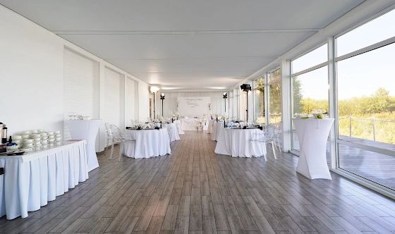 Фото №2 зала Зал «У озера»