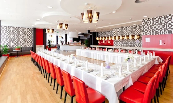 Фото №2 зала Кафе "illy"