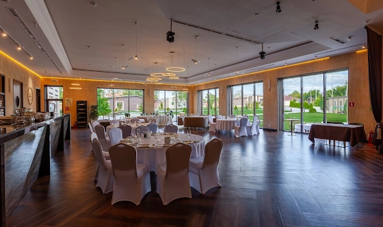 Фото №3 зала Ресторан