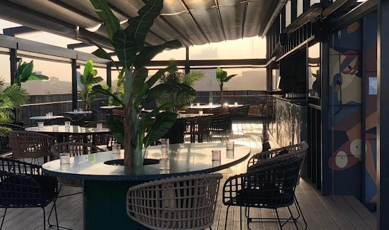 Фото №2 зала Ресторан на крыше "Руфтоп 39"