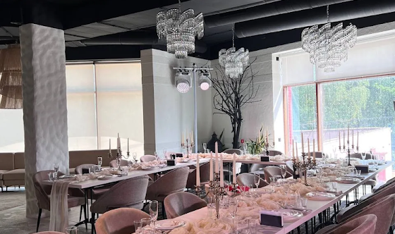 Фото №2 зала Зона у панорамного окна