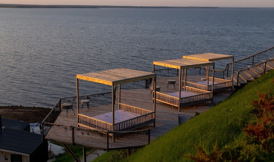 Фото №1 зала Локация в общей зоне возле бассейна