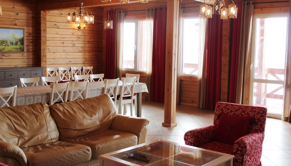 Фото №4 зала Альпийские дома "Прибрежный поселок"