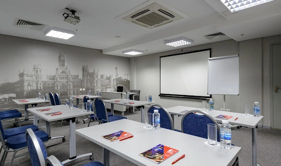 Фото №4 зала Конференц-зал «Май»