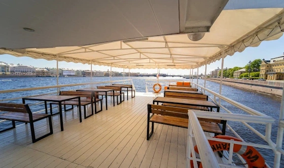 Фото №6 зала Палуба