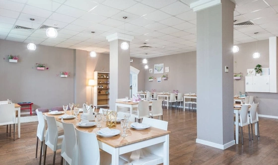 Фото №1 зала Семейное кафе «Русская сказка»