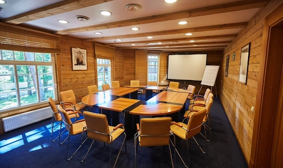 Фото №3 зала Комната для переговоров "Дубки"