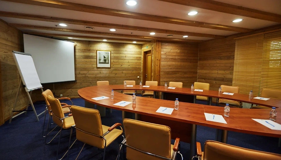 Фото №2 зала Комната для переговоров "Волна"