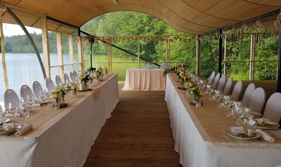 Фото №3 зала Беседка на воде