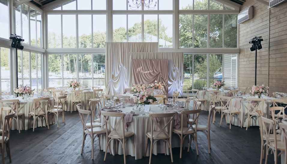 Фото №3 зала Стеклянная веранда