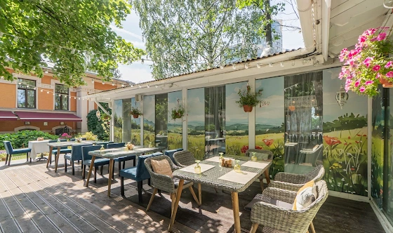 Фото №13 зала Крытая галерея и цветущий сад