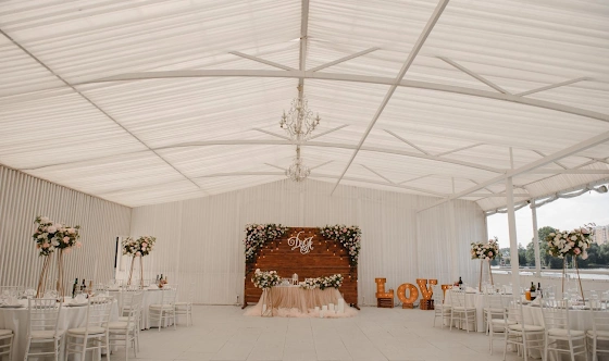 Фото №1 зала Веранда Small River