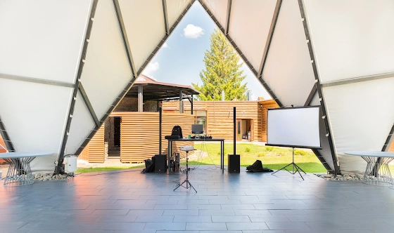 Фото №4 зала Подиум