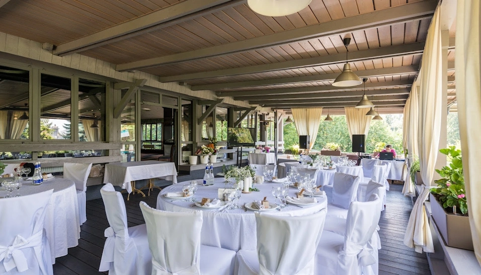 Фото №16 зала Веранда 2 этажа 