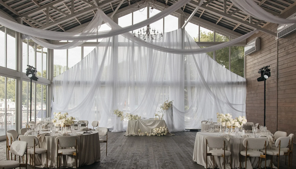 Фото №4 зала Стеклянная веранда