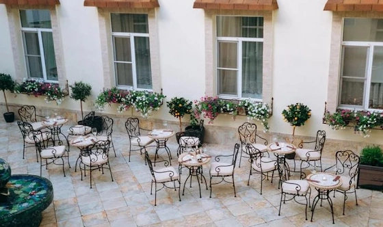 Фото №7 зала Веранда «Испанский дворик»