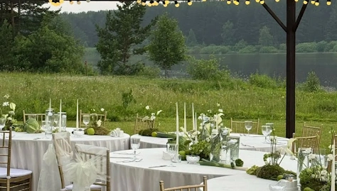 Фото №1 зала Беседка на берегу реки