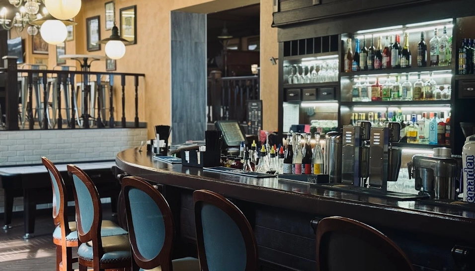 Фото №4 зала Основной зал «Reader's Pub»