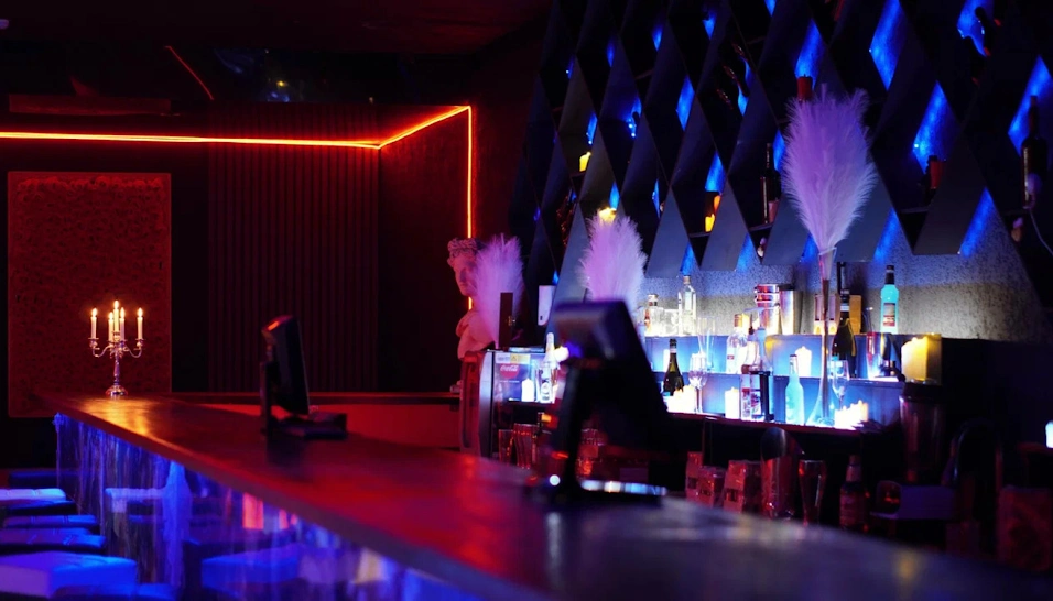 Фото №3 зала Бар "Люди"