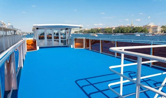 Фото №12 зала Палуба