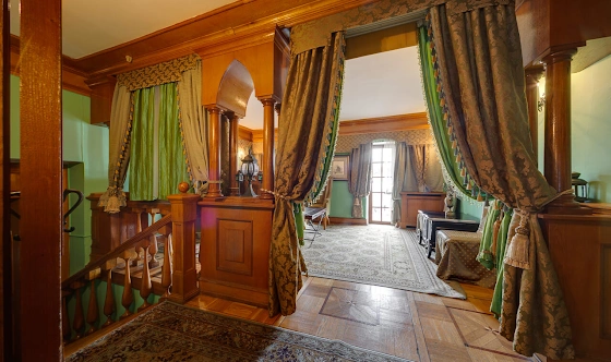 Фото №4 зала Зал с антикварным камином и комнатой отдыха