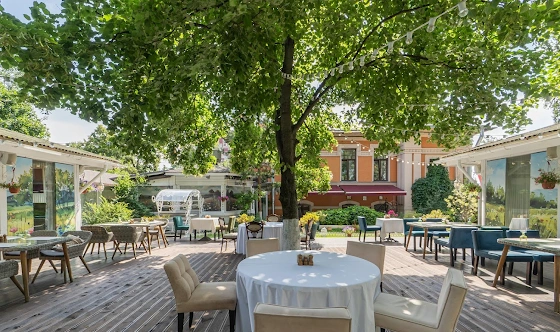 Фото №7 зала Крытая галерея и цветущий сад