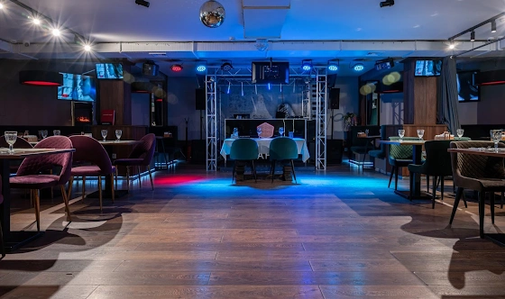 Фото №1 зала Караоке 