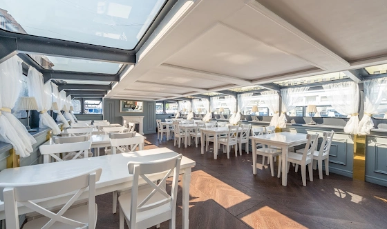 Фото №3 зала Палуба