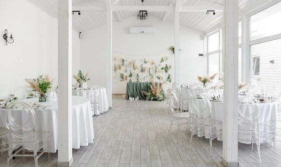 Фото №1 зала Дом на берегу с верандой