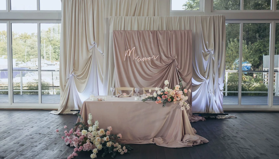 Фото №6 зала Стеклянная веранда