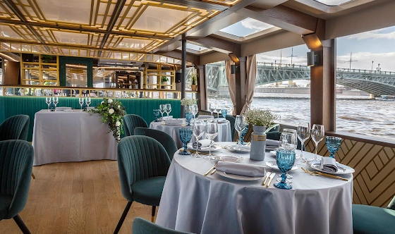 Фото №2 зала Палуба