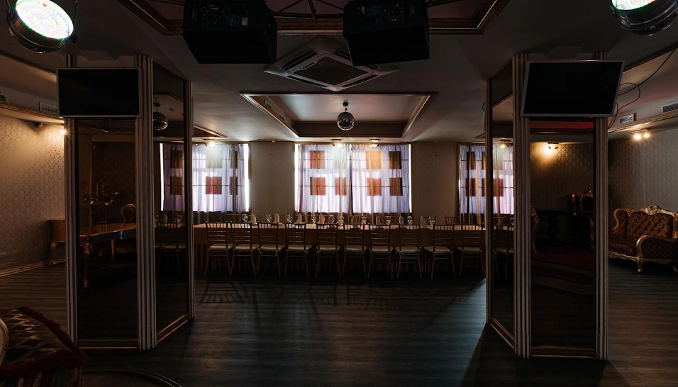Фото №6 зала Банкетный  зал с караоке «Трубадур» 