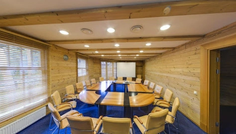 Фото №2 зала Комната для переговоров "Дубки"