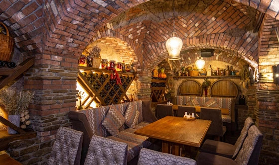 Фото №2 зала Винный погреб