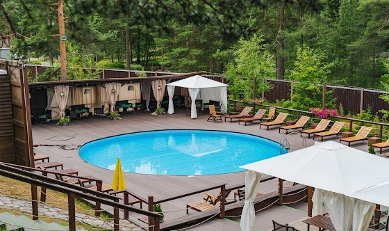 Фото №1 зала LOUNGE-ЗОНА у открытого бассейна 