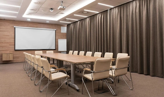 Фото №1 зала Переговорная комната