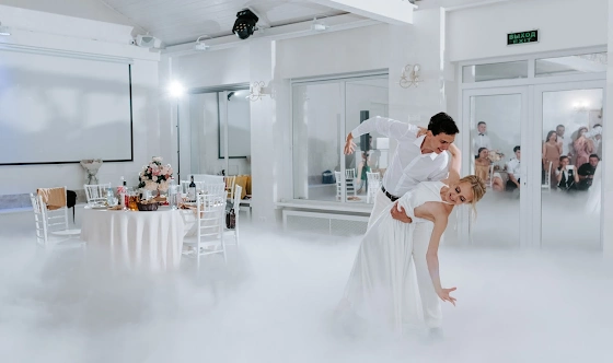 Фото №1 зала Замок на берегу