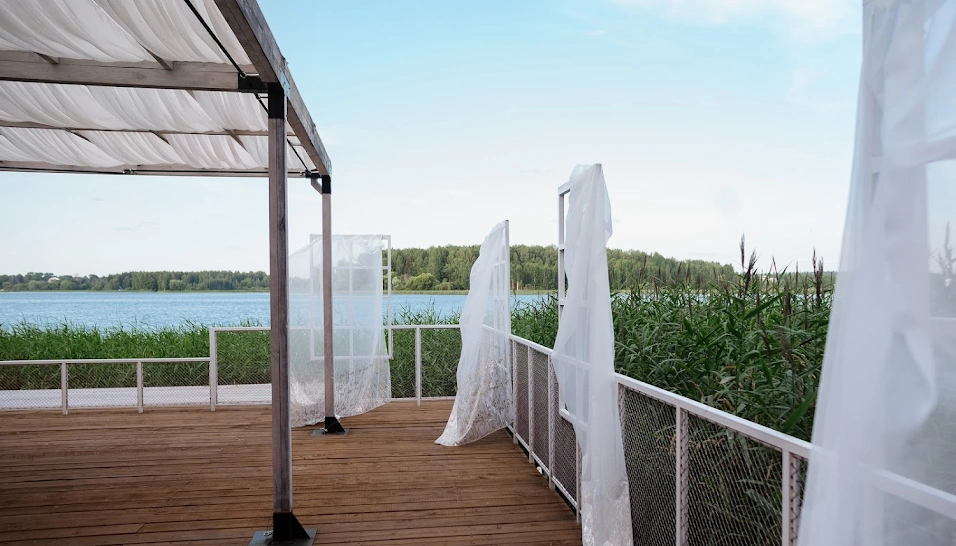 Фото №2 зала Веранда на воде